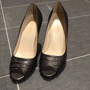 Prada 37.5 peep toe pump